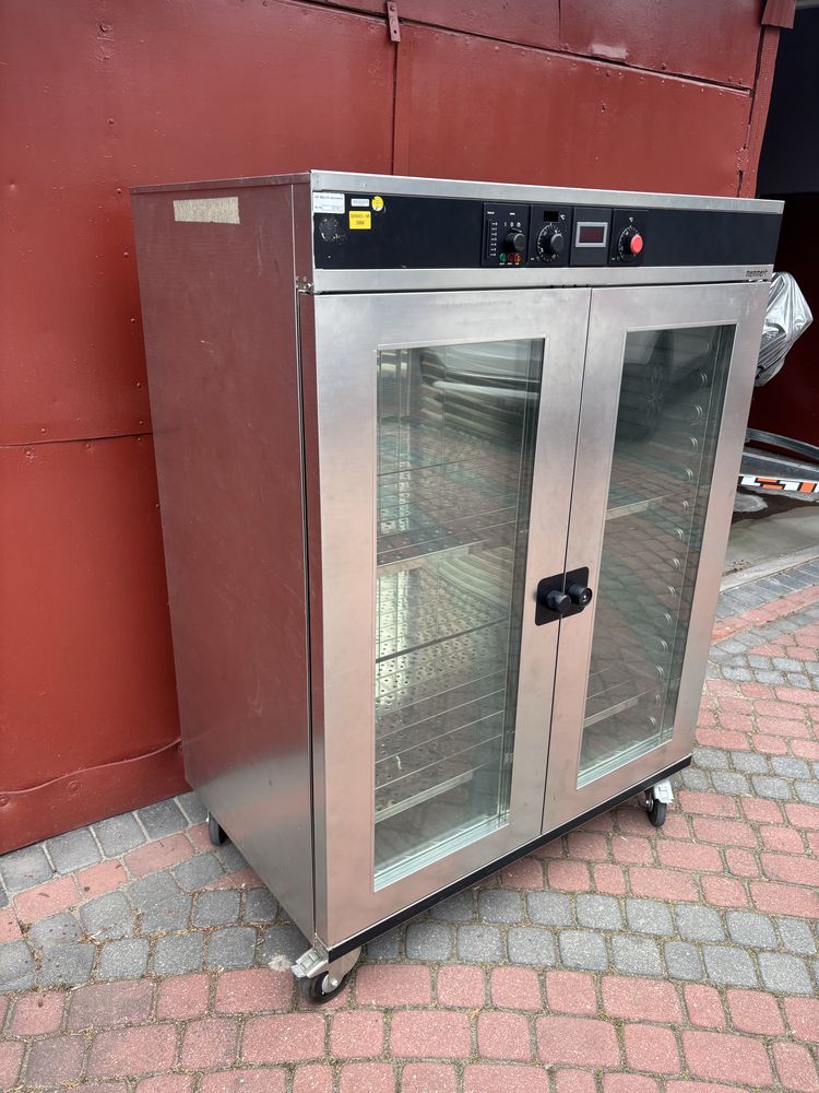 Suszarka laboratoryjna Memmert UM 800