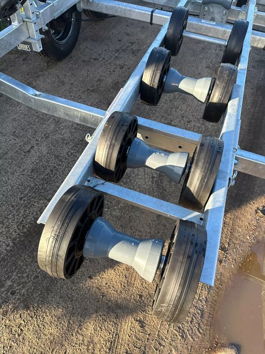 Przyczepa pod jacht łódź Lorries PP25 do 780cm TRANSPORT 2500DMC RATY