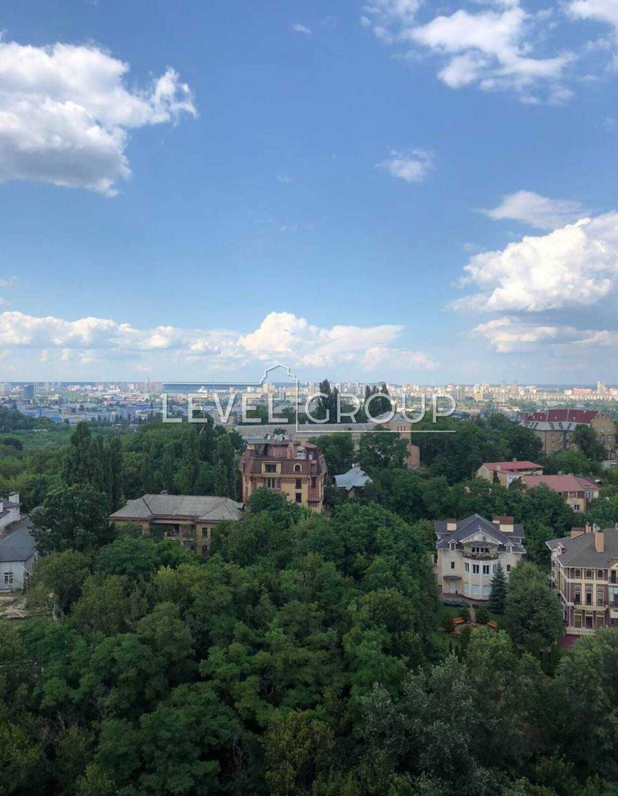 Продаж просторої видової 1к квартири в ЖК Podil Plaza & Residence