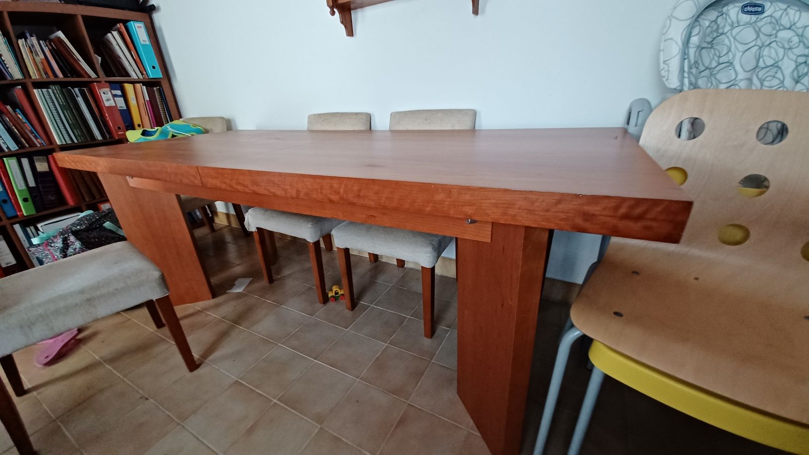 Mesa de alta qualidade Extensível + OFERTA de 6 cadeiras