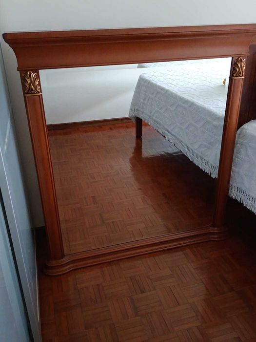 Espelho com bordo em Cerejeira