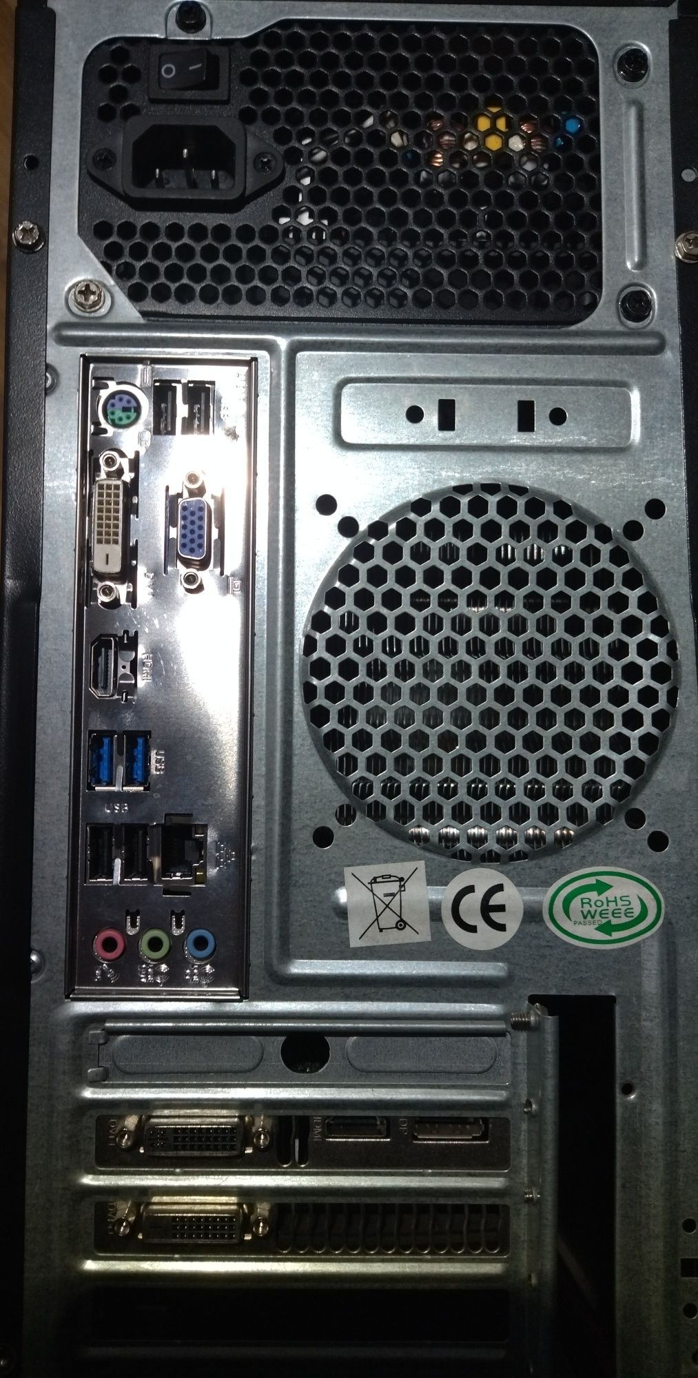 Komputer gaming PC I7 procesor Ram Kingston 8Gb GTX 670 DDR5