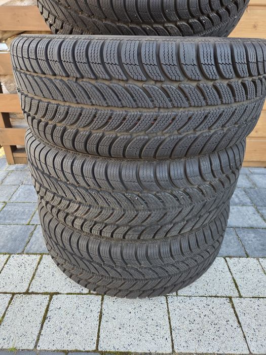 Opony zimowe Dębica Frigo 2 205/55 R16 jak nowe 2000km