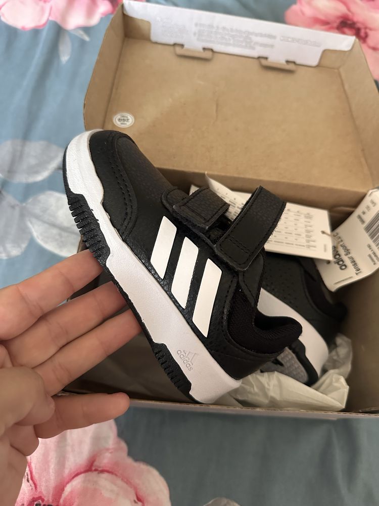 Кросівки на хлопчика adidas