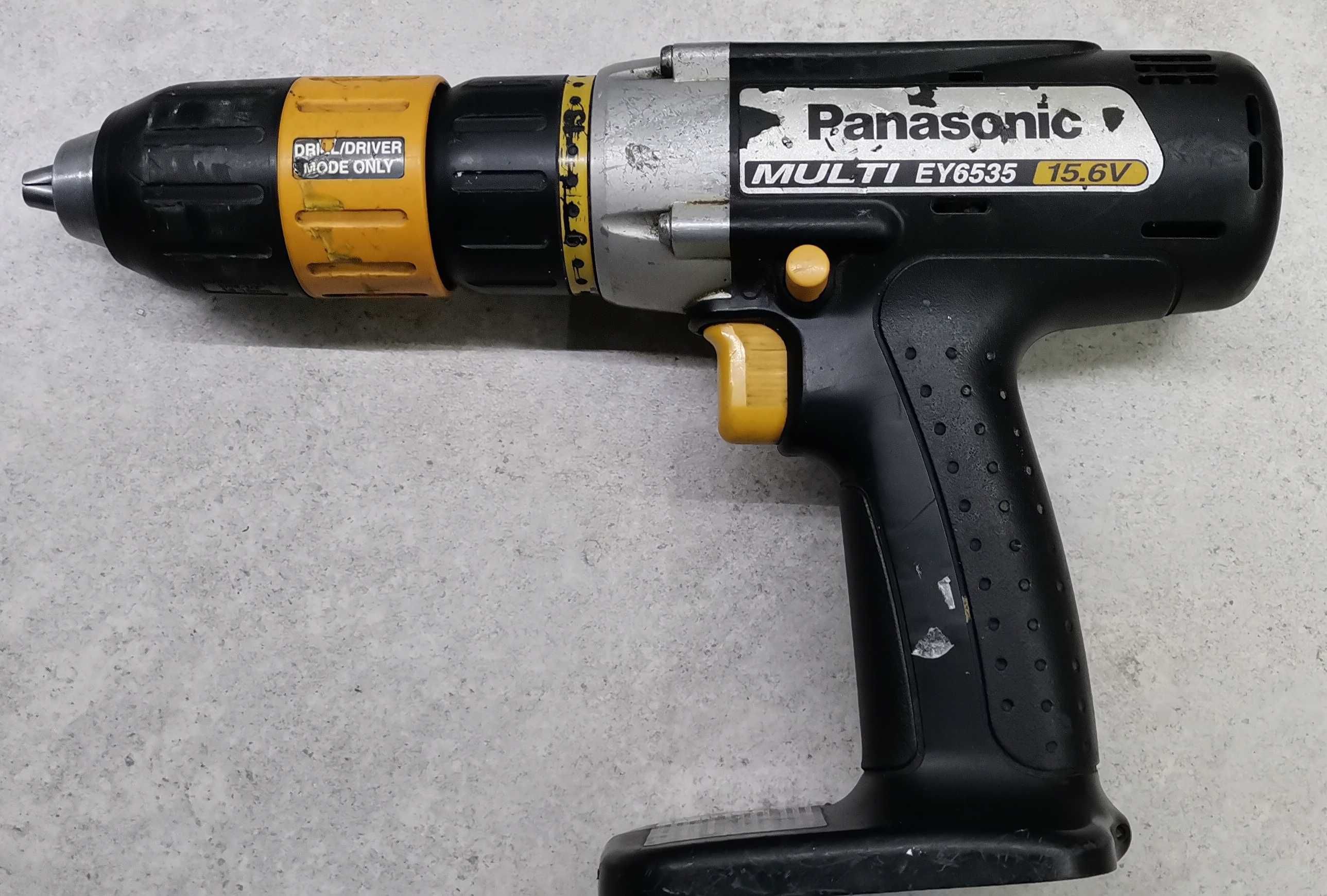 Panasonic EY6535 15,6V Multi klucz udarowy plus dwie baterie. i wkręta