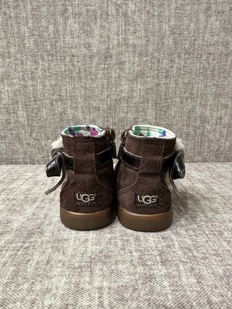 Детские ботиночки UGG