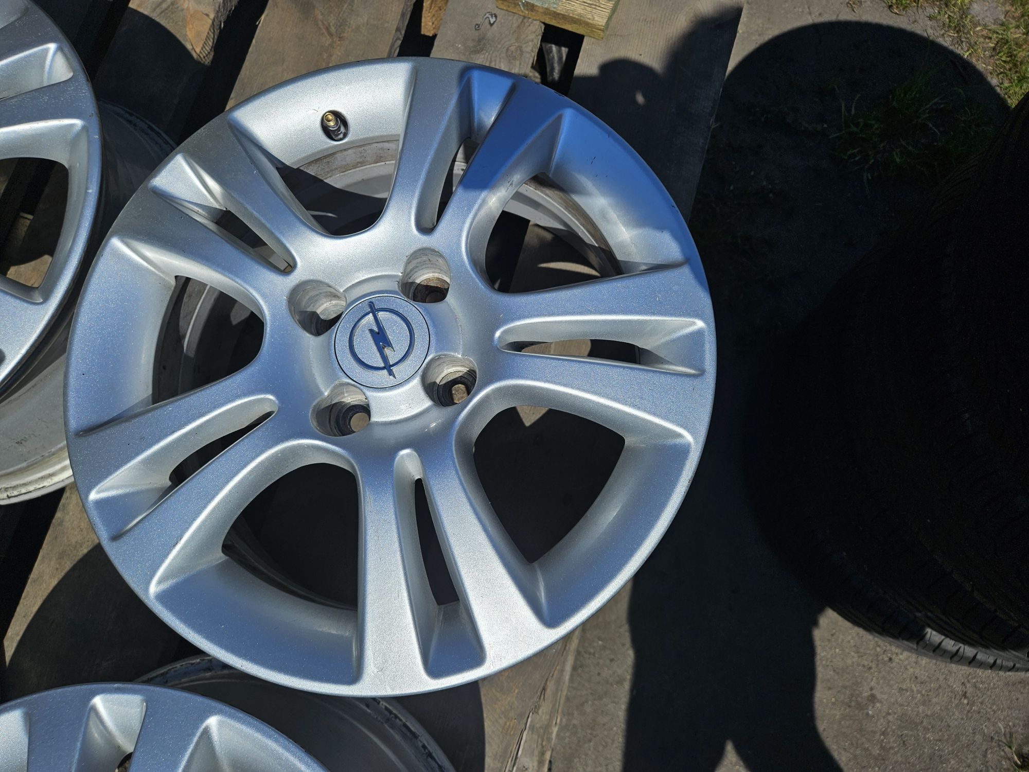 Alufelgi 15 Opel Corsa Adam Meriva Tigra Astra Combo 4x100 ET39