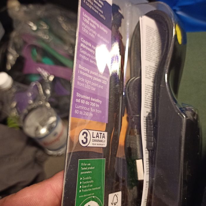 Latarka czołowa z czujnikiem ruchu