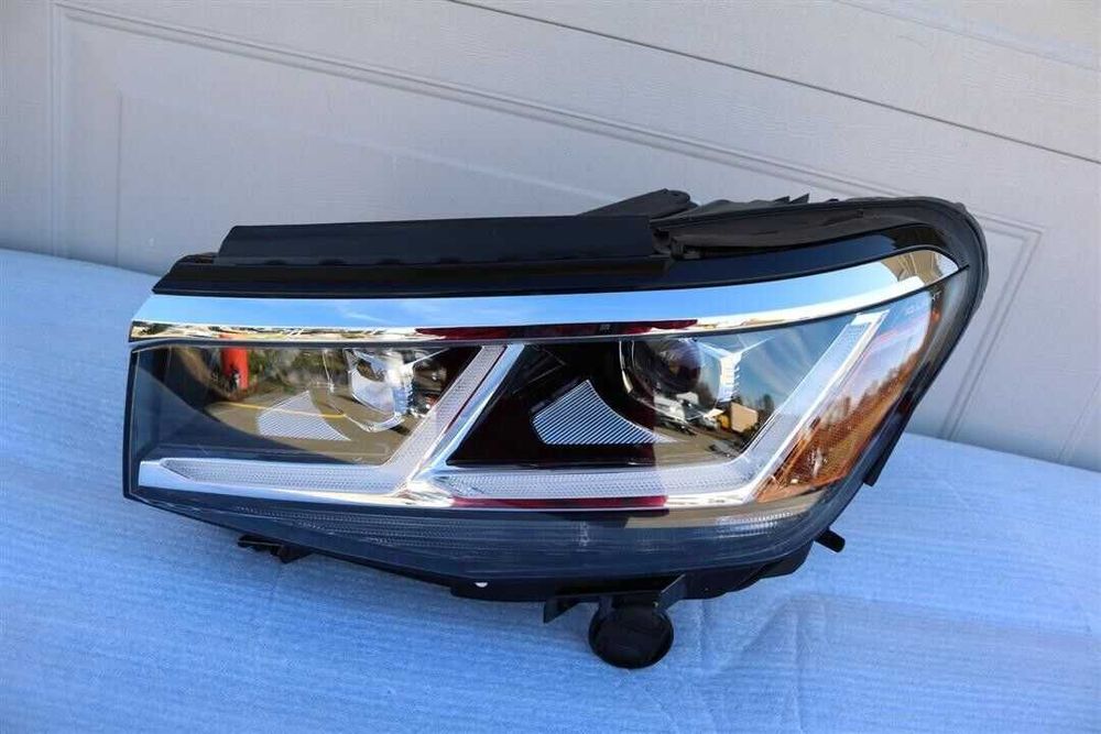 Правая фара Volkswagen Atlas Cross USA Full Led IQ light.
