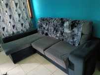 Sofá Chaise Long c/2puffs (azul escuro)