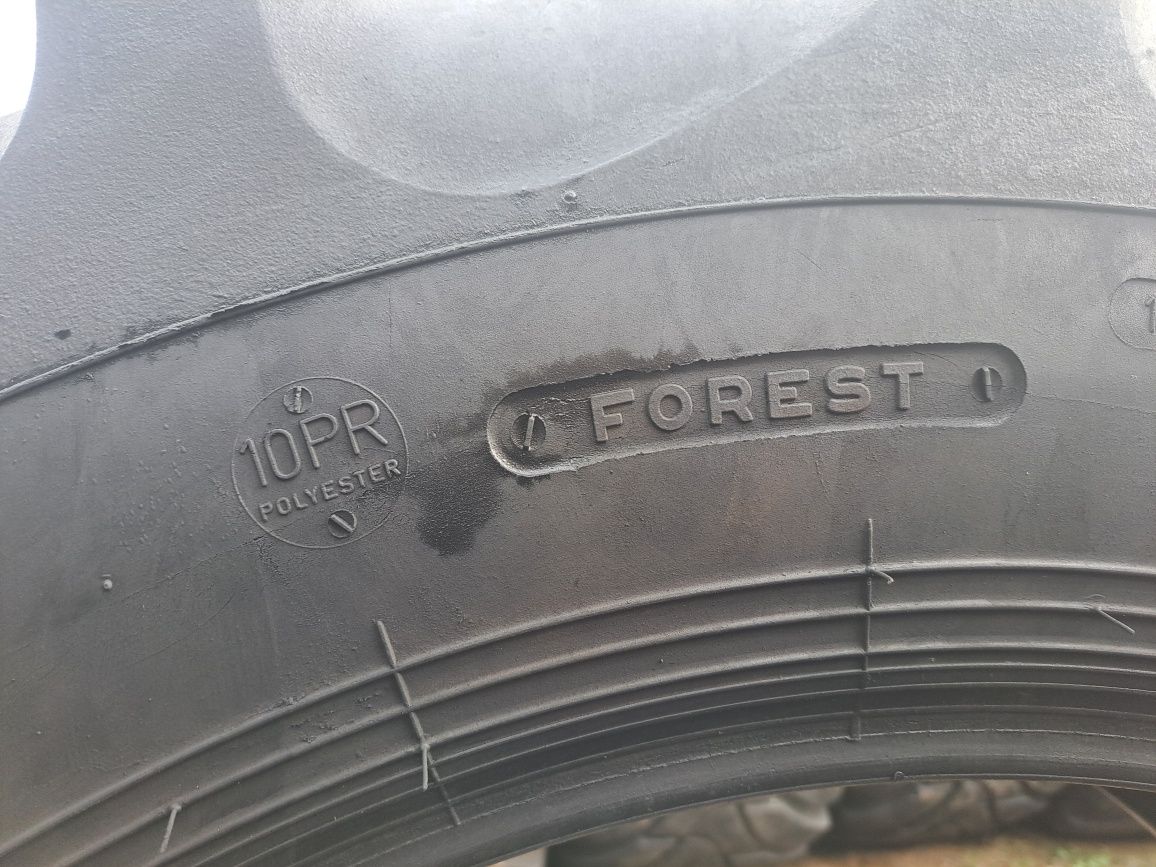 Opona 13.6-28 ( 340/85R28 ) 13.6 R28 Nokian Tractor Forest 10PR #