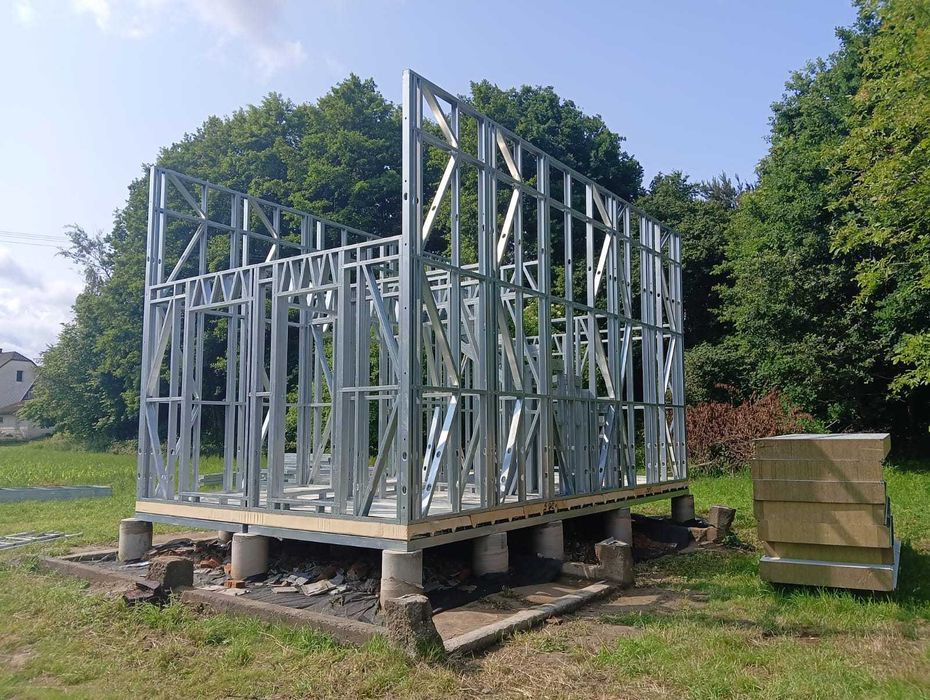 Konstrukcja : hale,domy,garaże,carport,wiaty,pergole,kontenery,schody