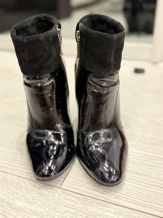 Жіночі ботільйони лаковані 36 р.