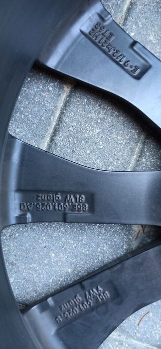 Felga 21 " Audi A6 C9 S6 e-tron 9,5J ET63 85E601,025AQ