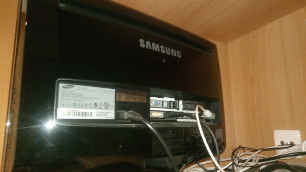 TV Samsung pequena com HDMI