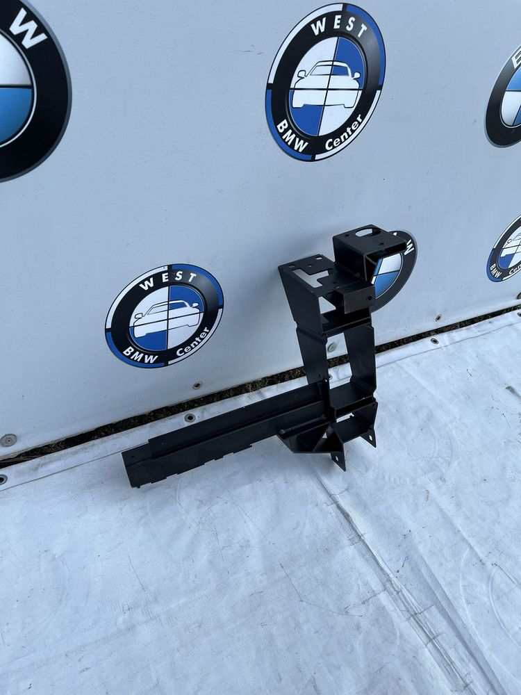 Кріплення фари праве bmw x3 f25