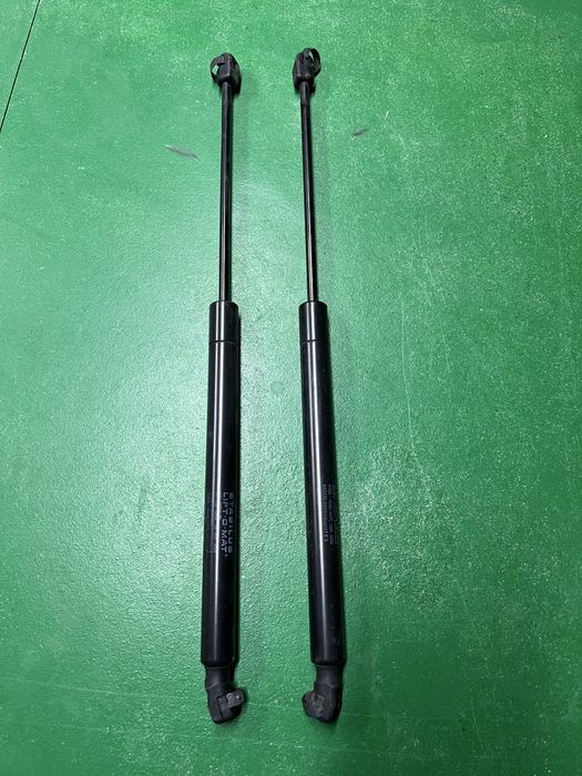 Амортизатор кришки багажника Audi Q7 4L