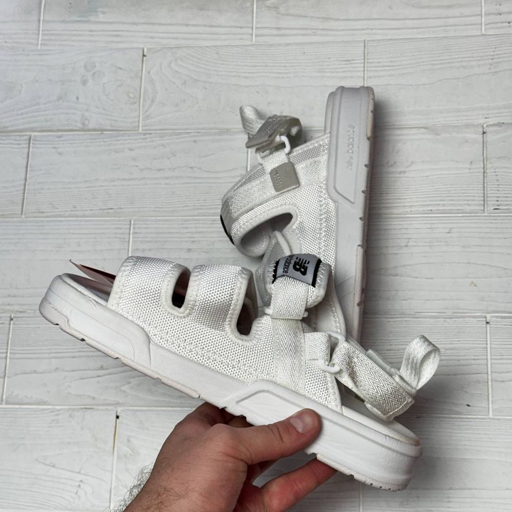 Жіночі сандалі new balance