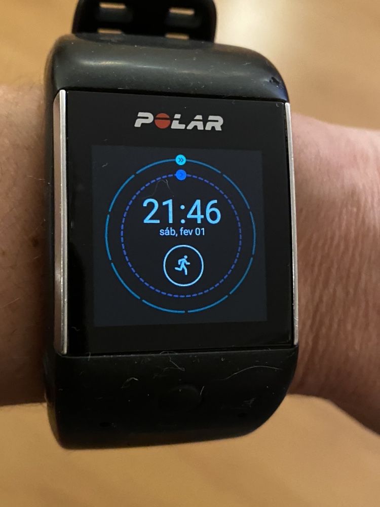 Smartwatch + Sportwatch Polar M600