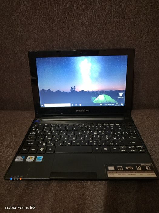 Продам нетбук emachines em350 в гарному робочому стані