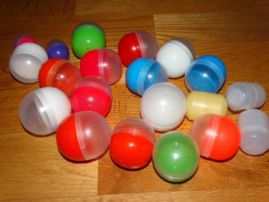 Kapsułki opakowania kulki po małych zabaweczkach ZESTAW 20 sztuk