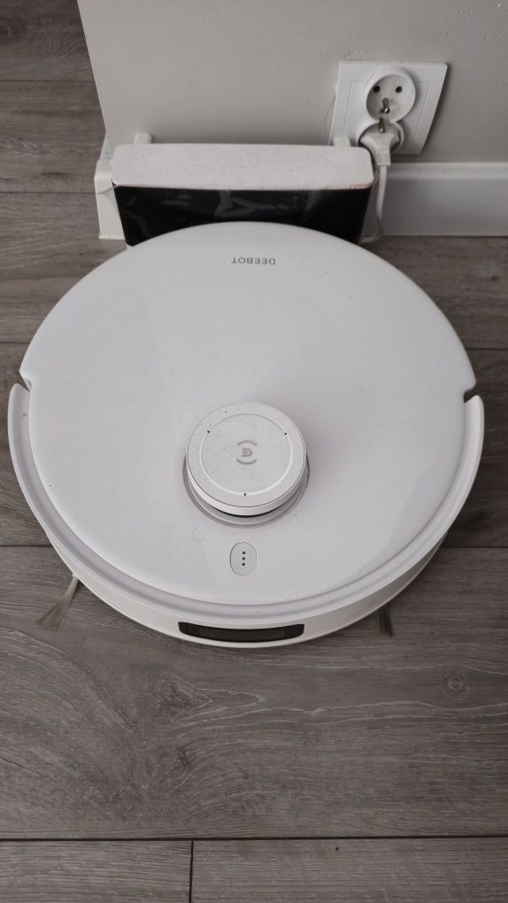Robot sprzątający ECOVACS Deebot T10