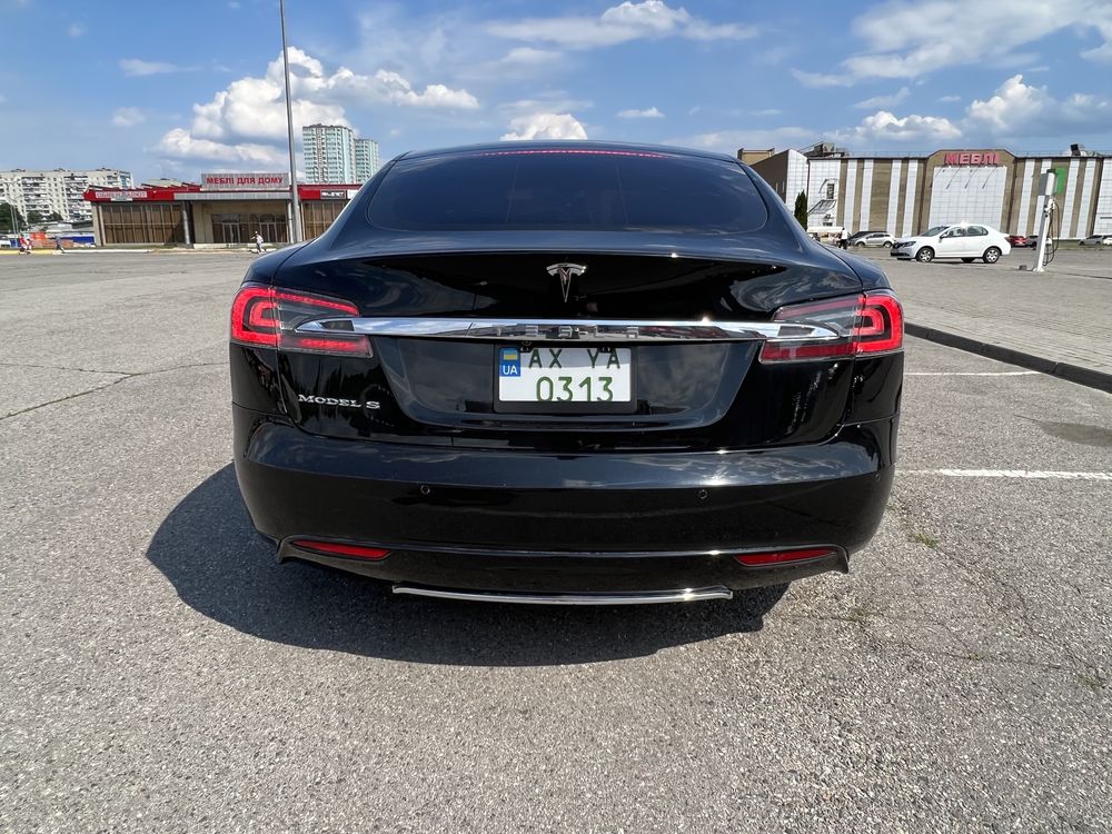 Tesla model S 75 квт