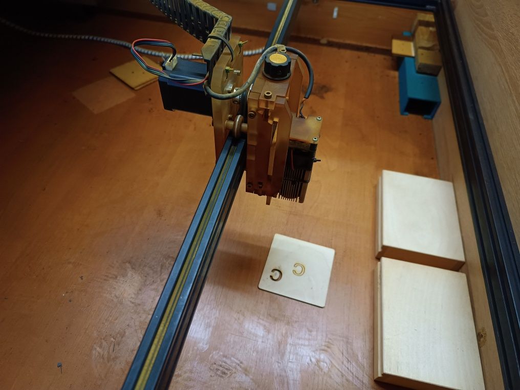 Laser 40W CnC 1m na 1m Sprawny