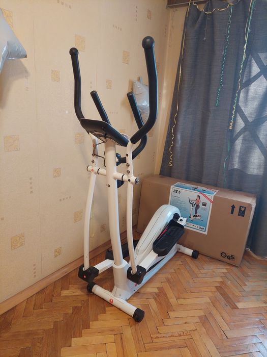 Еліптичний тренажер (орбі-трек)