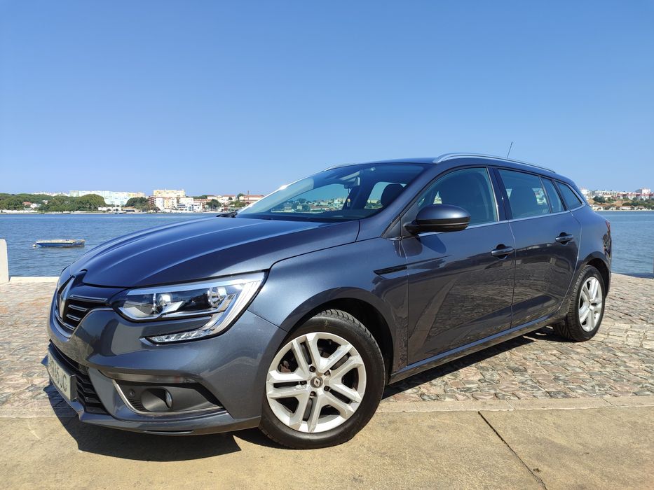 Renault Megane sport tourer 1.5 dci blue intense