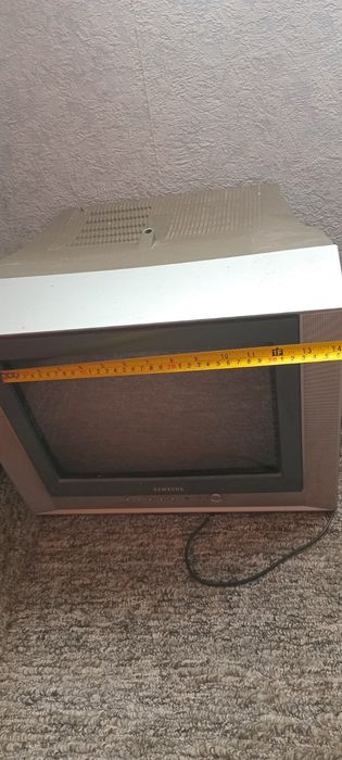 Телевізор  невеликий