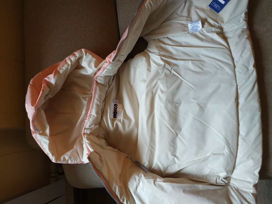 Продам теплую желетку для девочки