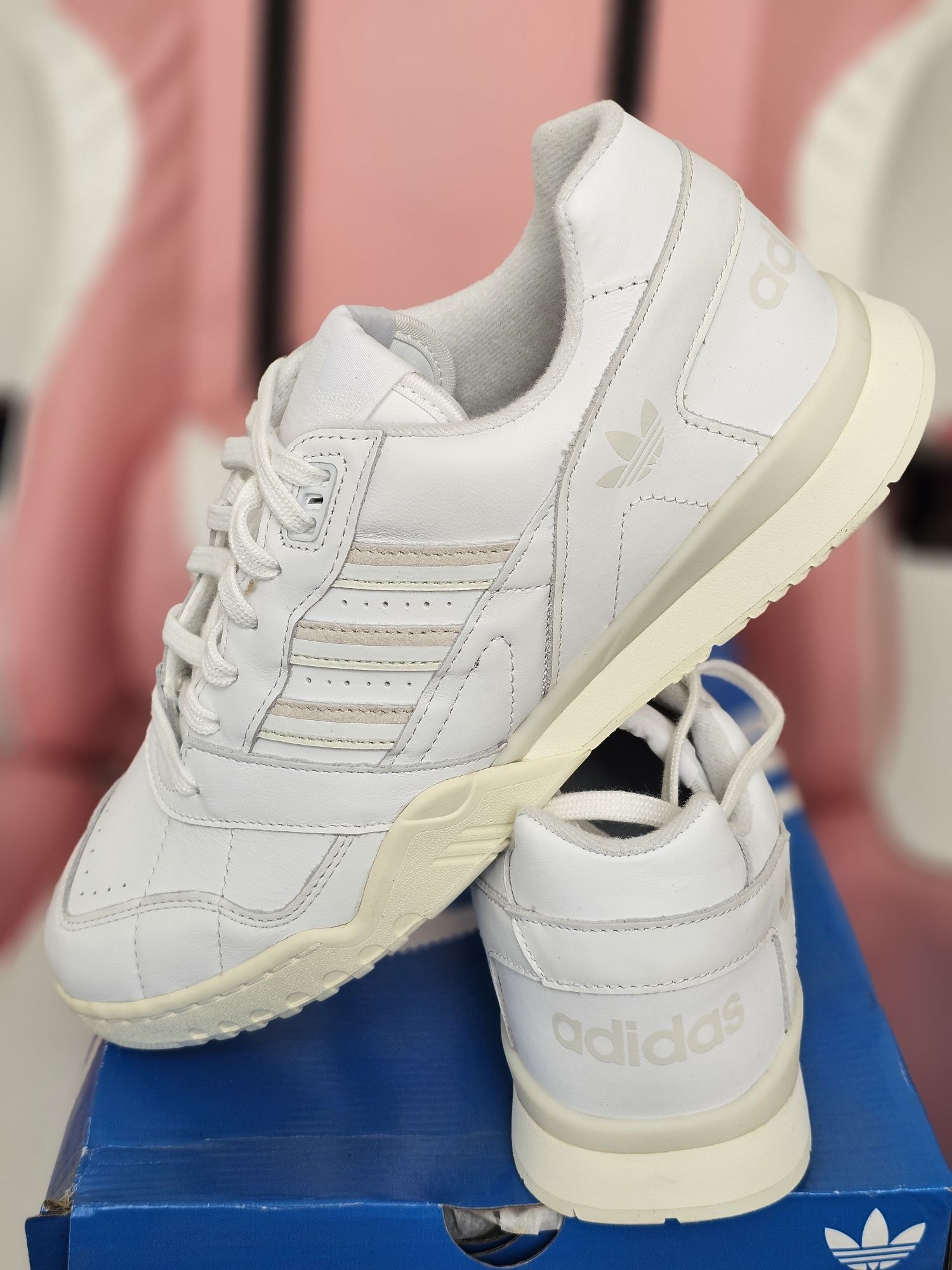 Buty nowe Adidas a.r. trainer Eu 43 ⅓  , cg6465