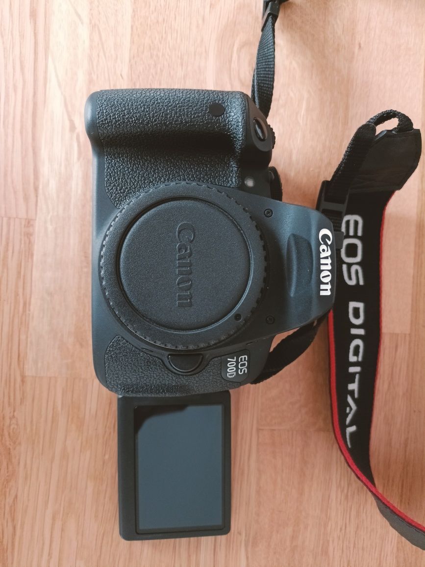 Canon 700D como nova!