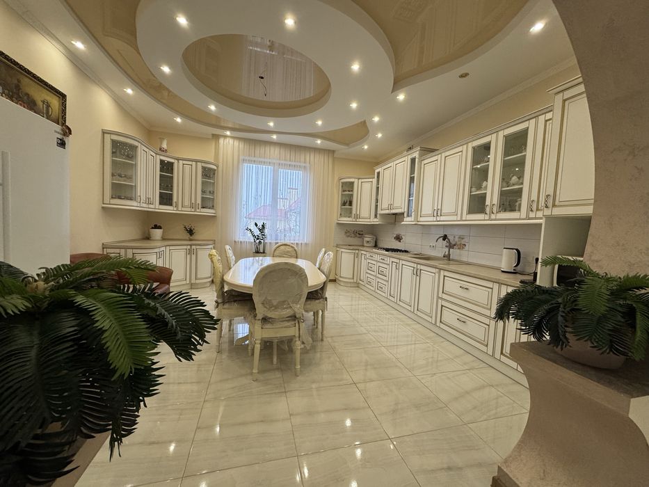 Продам будинок з ремонтом , мкрн. Дивокрай