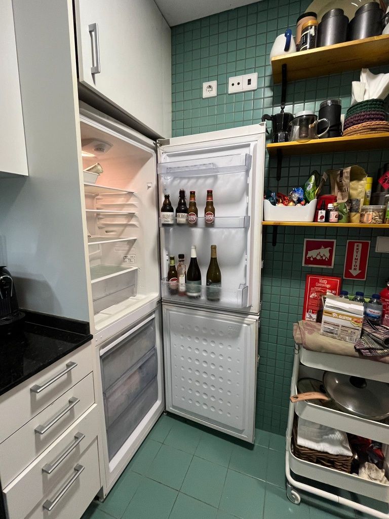 Vendo frigorífico BEKO negóciavel