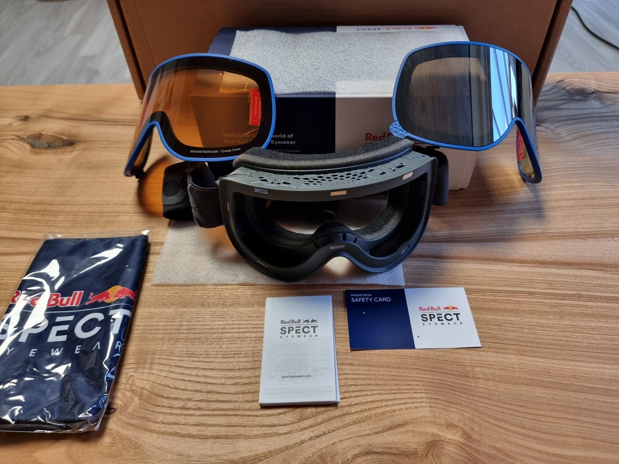 Nowe gogle Red Bull Spect Magnetron Eon 003 z 2 wymiennymi szybkami