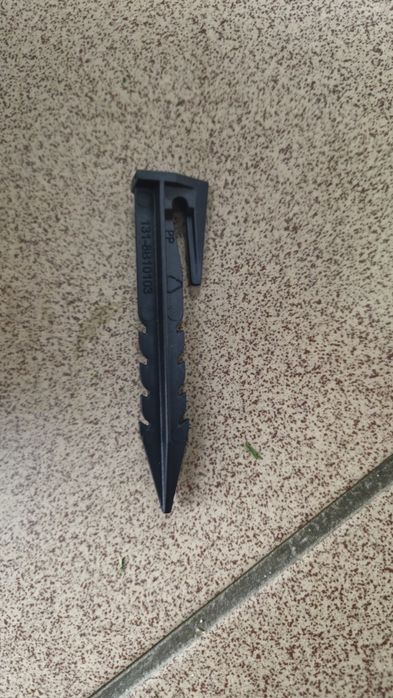 Kołki do przewodu do robotów koszących 350 szt