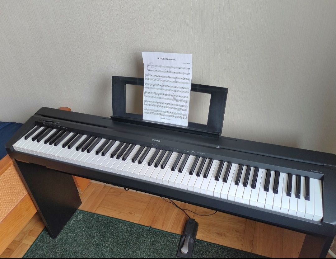 YAMAHA P-45B + STATYW + PEDAŁ + kiążka z nutami(gratis)