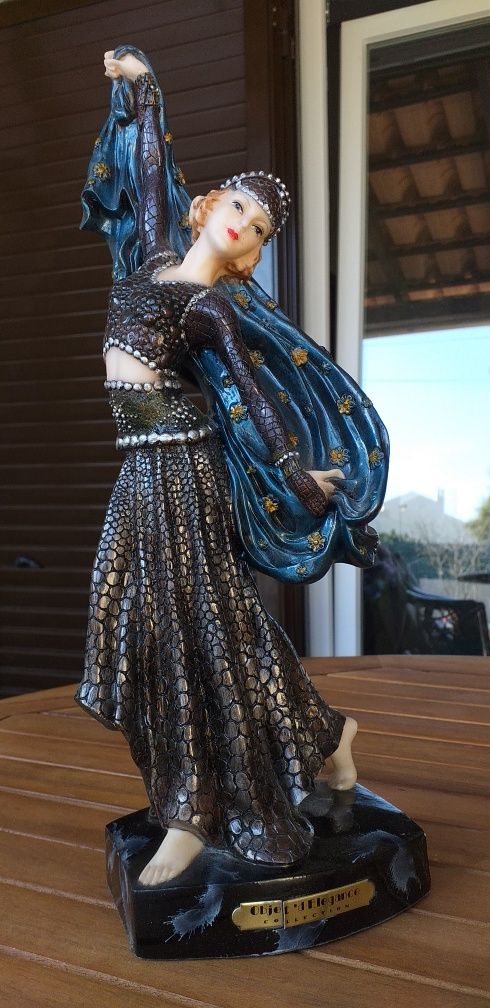 Estatueta de porcelana Object'd Elegance coleção