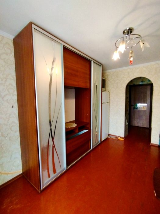 Продаж кімнати в гуртожитку | 3-й пов. | Центр | 18 кв.м.