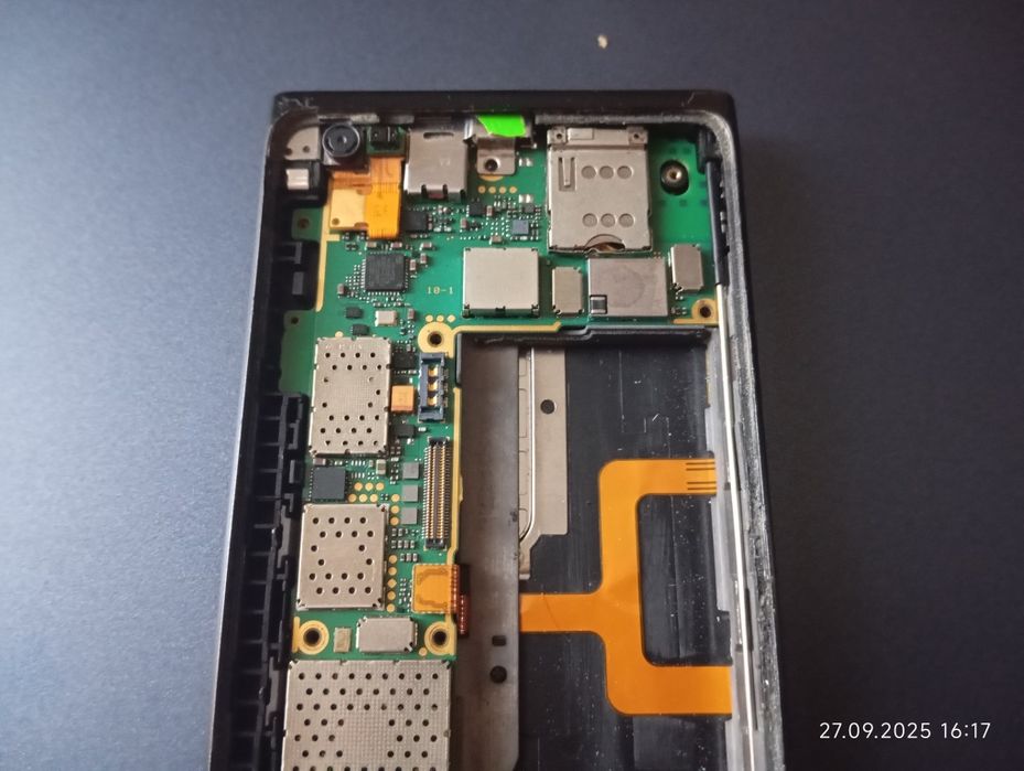 Смартфон Nokia N9 на запчастини