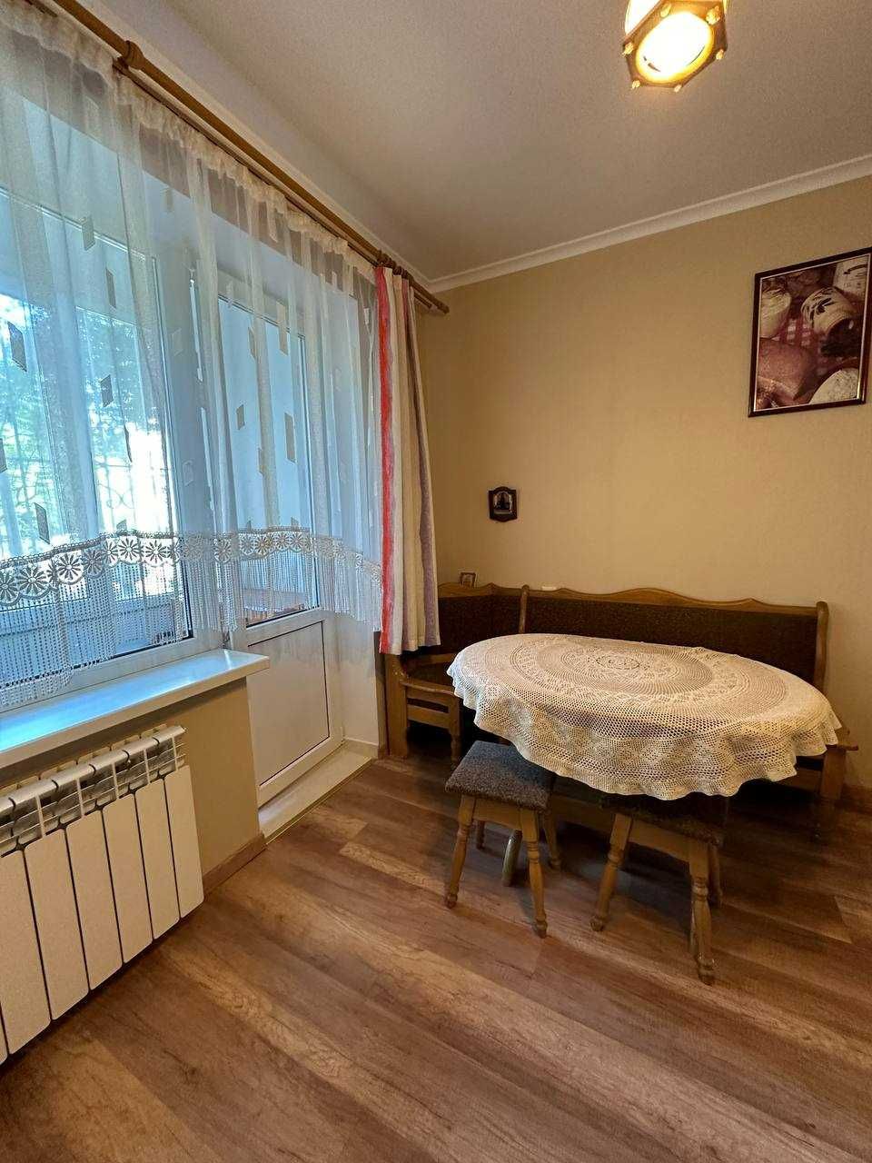 Оренда 2 кімнатної квартири по вулиці Антоненка-Давидовича СИХІВ