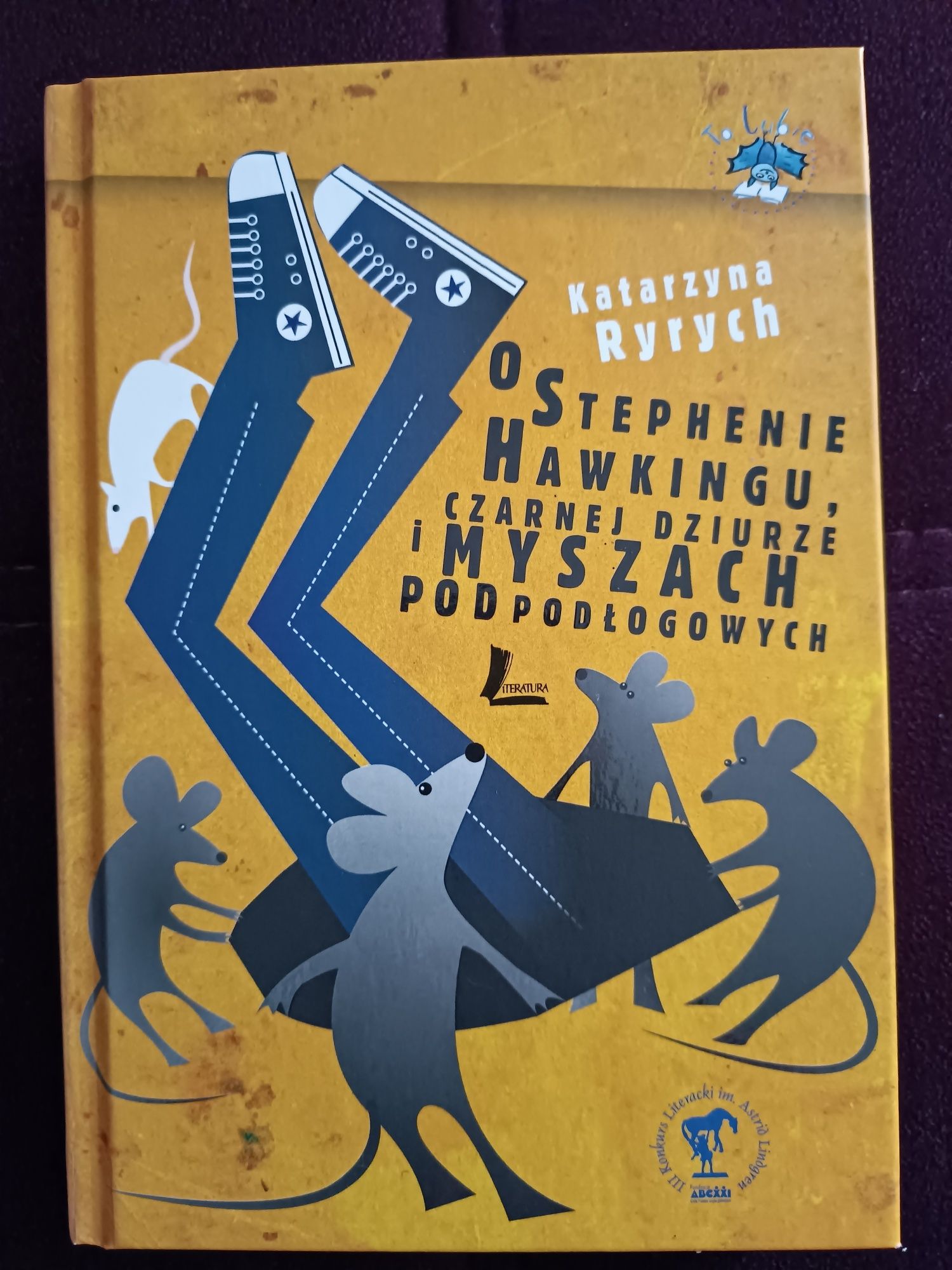 O Stephanie Hawkingu, czarnej dziurze i myszach podpodłogowych