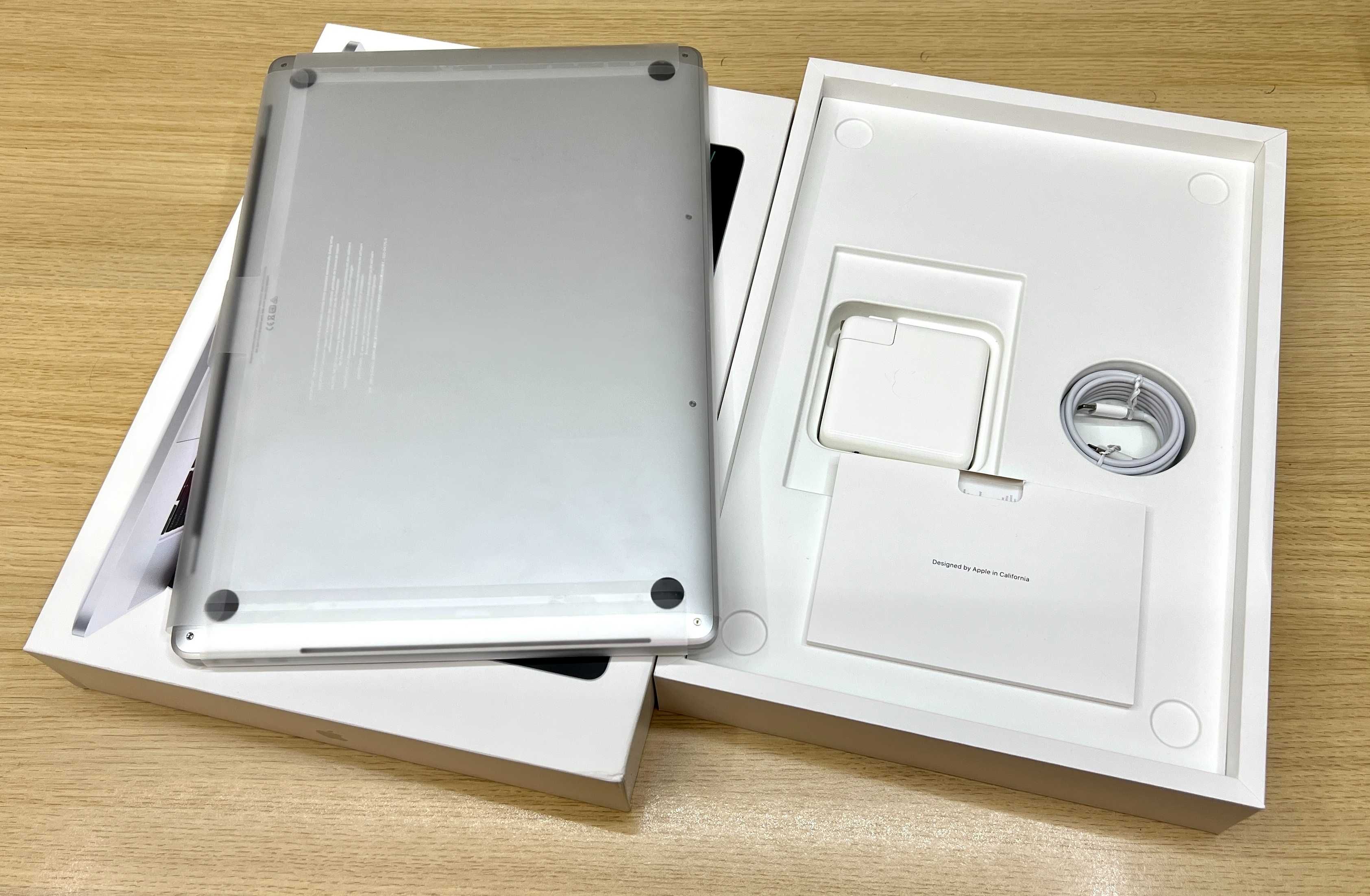 MacBook Pro 16 MVVM2 Silver 2019 i9/16GB/1TB/RP5500 - РОЗСТРОЧКА