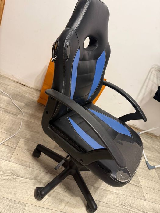 Кресло компьютерное в хорошенм состоянии