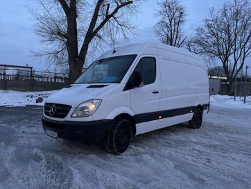 Wynajm busa dostawczego . Sprinter Wynajm . Blaszak Wynajm