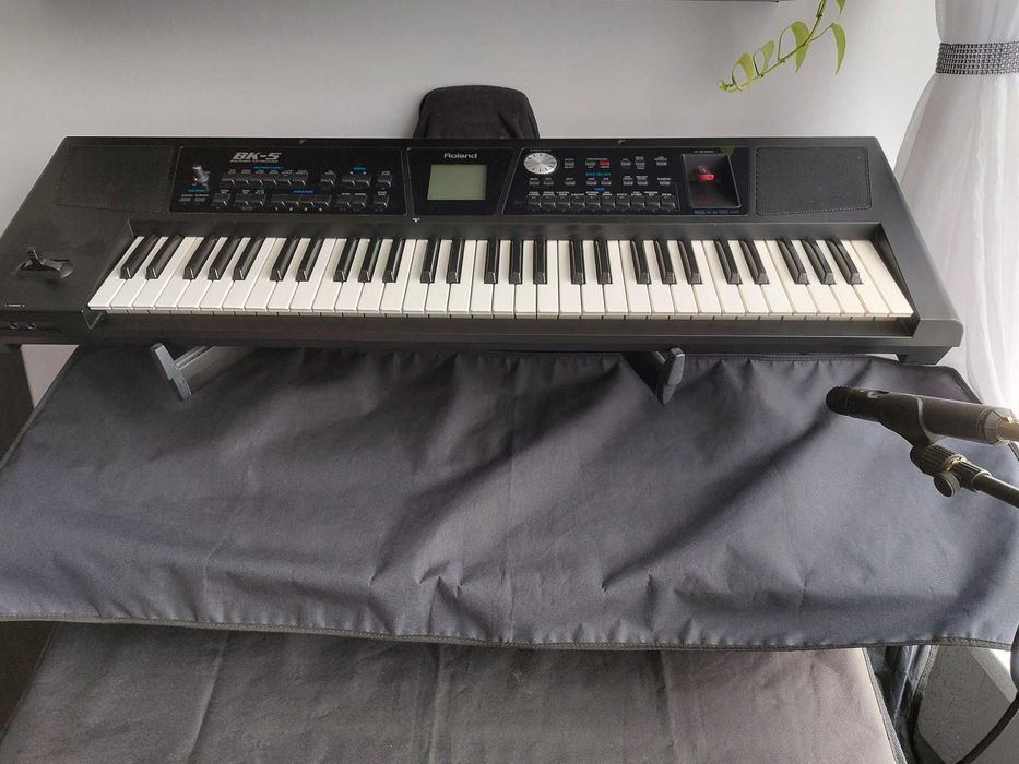 Keyboard Roland Bk 5