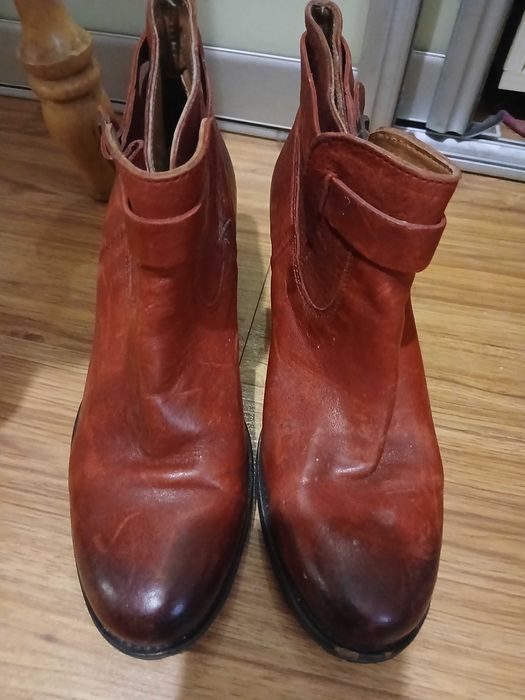Черевики жіночі шкіра темно-червон. кольору, але не бордові, ц.189 грн