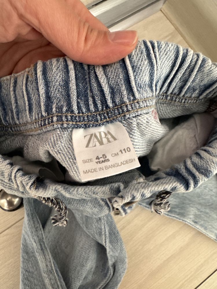Джинси ZARA на хлопчика 4-5 років 110см зріст